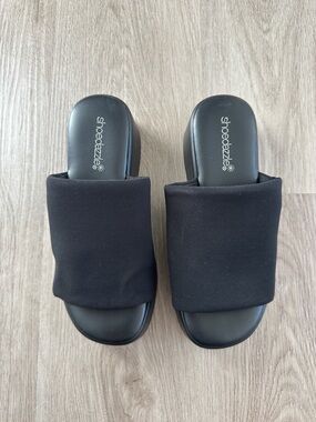 Shoe Dazzle Black Padded Slide Sandals